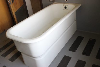 Vintage Free-Standing Cast Iron Bathtub - Image 3