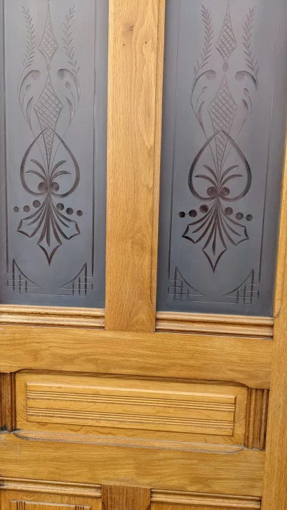 Victorian Westlake Door with Cut Glass Panels - Image 3