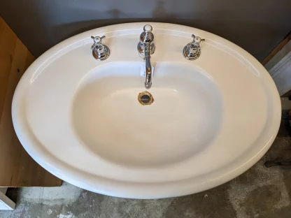 Antique 1900 Pedestal Cast Iron Sink - Image 2