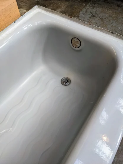 1955 Vintage Briggs Bathtub in Light Grey - Image 5
