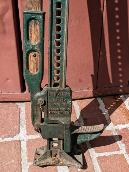 Vintage Handyman Harrah Hi Lift Jack - Image 2