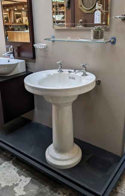 Vintage Pedestal Sink with Faucets - Image 11