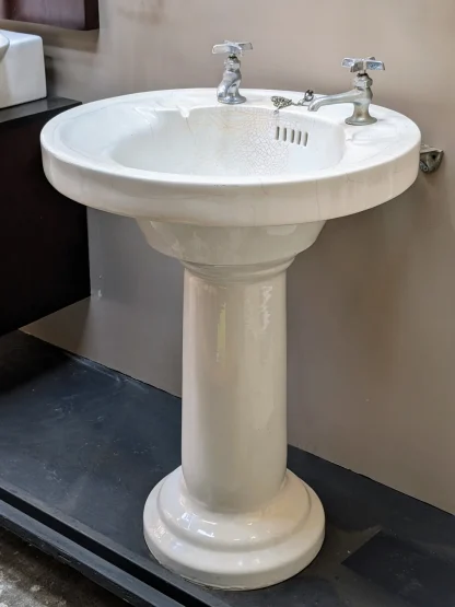 Vintage Pedestal Sink with Faucets - Image 10