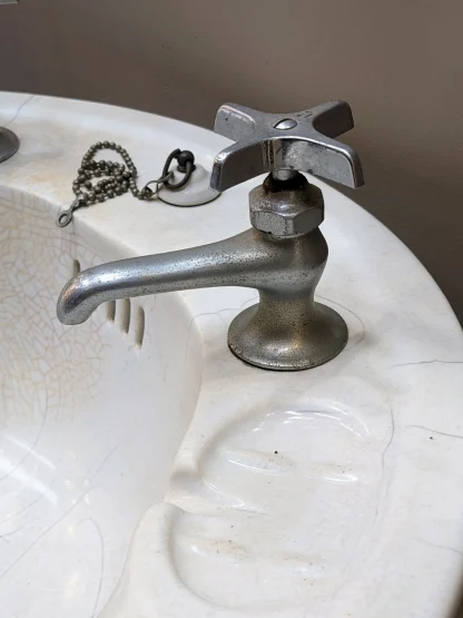 Vintage Pedestal Sink with Faucets - Image 9