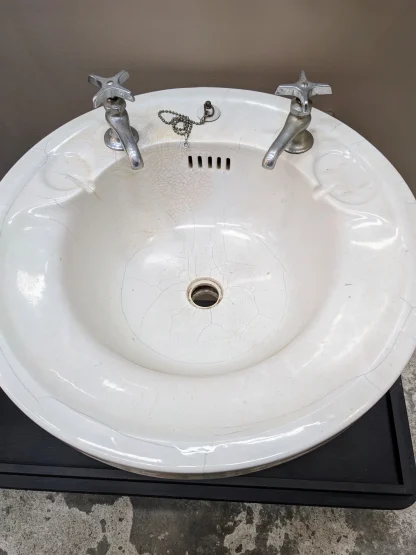 Vintage Pedestal Sink with Faucets - Image 8