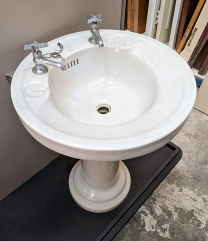 Vintage Pedestal Sink with Faucets - Image 7
