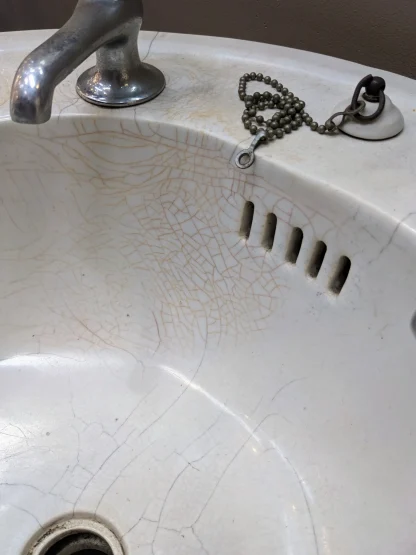 Vintage Pedestal Sink with Faucets - Image 4