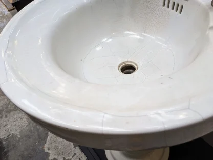 Vintage Pedestal Sink with Faucets - Image 3