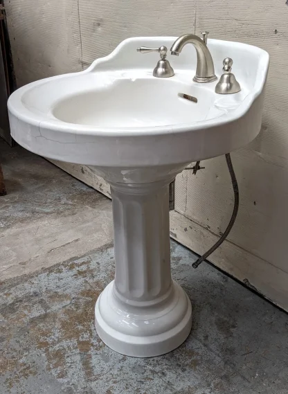 1920's Bird Bath Pedestal Sink with Backsplash - Image 3