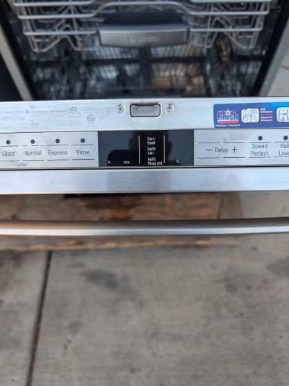 Bosch Dishwasher 24'' Stainless steel SHX9PT75UC - Image 11