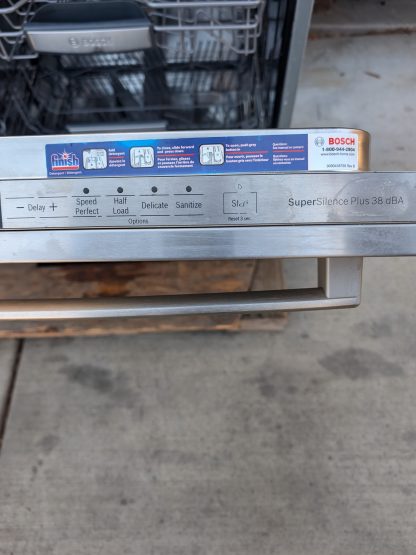 Bosch Dishwasher 24'' Stainless steel SHX9PT75UC - Image 6