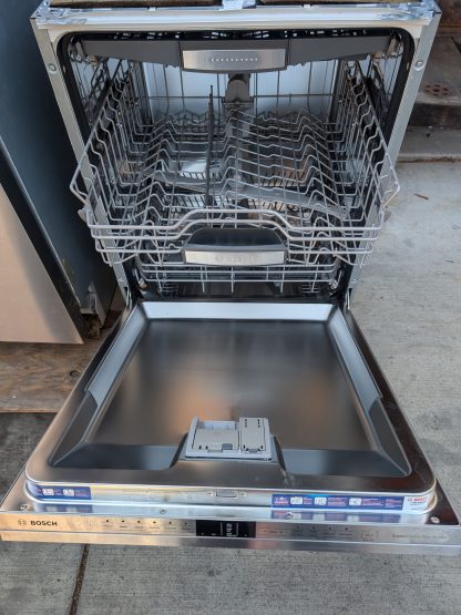 Bosch Dishwasher 24'' Stainless steel SHX9PT75UC - Image 10
