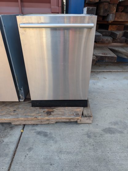 Bosch Dishwasher 24'' Stainless steel SHX9PT75UC - Image 12