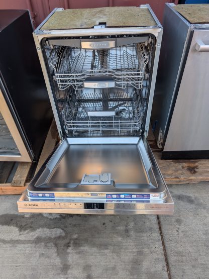 Bosch Dishwasher 24'' Stainless steel SHX9PT75UC - Image 8