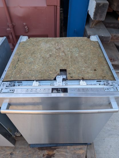Bosch Dishwasher 24'' Stainless steel SHX9PT75UC - Image 13